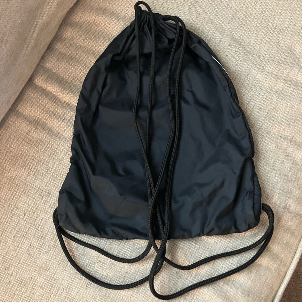 Nike black and white drawstring backpack bag - Picture 2 of 2
